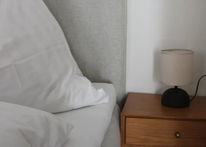 Center Golden Roof 5 *